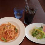 北海道イタリアン ミアアンジェラ - 本日のランチBセット富良野ラベンダーポークと小松菜のトマトソース
