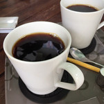 冨久豆 - 店の前のお庭でコーヒー