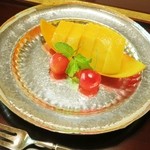 八勝館 - (水菓子)宮崎産マンゴー、佐藤錦☆