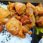 まんぷく亭 岩出店 - 唐揚げが10個入ってました。