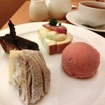 パティスリー・アンピフルリ - 