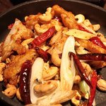 西安餃子 - 【スパイシー唐揚なんこつ】ナッツ＆軟骨の食感が楽しい！