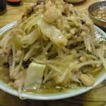 ラーメン富士丸 - 野菜　ニンニク　増し