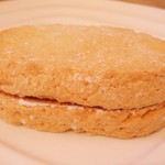 ダックワーズプラリネ