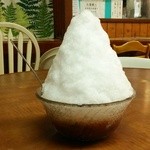 千日 - アイスぜんざい300円。雪山っ！