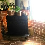 リストランテ八木 - 暖炉(寒い季節も暖かく迎えてくれます。)