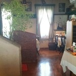 リストランテ八木 - ランチタイムは大きな窓から優しく陽射しが入ります。