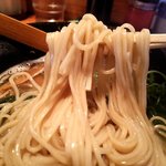 はぐるま - 麺は冷しと同じ「平打ち麺」