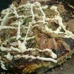 お好み焼・焼そば 風月 - 完成したお好み焼きは思ったよりもふわふわに出来たp(^^)q