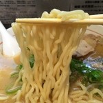 ぐう - ガッツリの中太縮れ麺