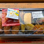ほっともっと - 料理写真:HottoMotto 北葛西2丁目店 牡蠣づくし弁当 税込1,090円 包装形態