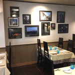 クック・タイゾウ - 壁に飾ってある写真の数々