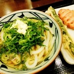 丸亀製麺 - かけうどん、ズッキーニ天ぷら、レンコンさつま揚げ