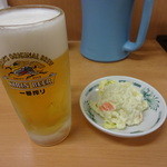 日高屋 - 生ビール：310円、ポテトサラダ：190円