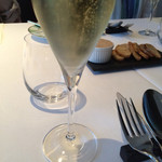 タテル ヨシノ ビズ  - 