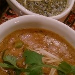 印度料理シタール - いつもマトンカレーかチキンカレーかバターチキンになってしまうので違うカレーもたまにはいいよね！久し振りに頼んだほうれん草カレー
      息子が小学生の頃にバターチキンと一緒に食べた事を覚えていて大笑い♪