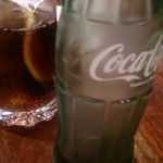 印度料理シタール - 息子が頼んだコカ・コーラ!!
      瓶入りが懐かしくてちょっと感動(o^^o)
      昔はコーラと言えば瓶でしたよね。
      頷いたあなたは…(笑)