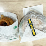 モスバーガー - 料理写真:「新とびきりチーズバーガー」と「オニポテセット」