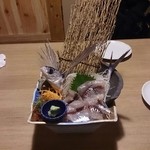 Robata Kaba - トビウオの刺身
      ￥450