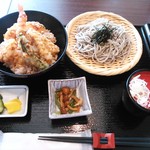 閤 - 天丼とお蕎麦のセット　1,058円