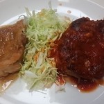 ハンバーグのトマト煮込み、チキンソテー、アレンジソース