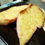 弥生亭 - 6.6 ガーリックトースト