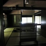 八勝館 - 茅葺の民家の中には囲炉裏☆