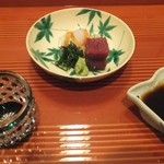 馳走なかむら - お造り、昆布醤油とともに。