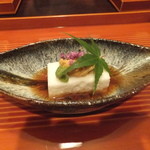 馳走なかむら - 突き出し：おぼろ豆腐と雲丹