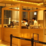 虎ノ門コーヒー - コーヒーの作業スペースもスタイリッシュ♪