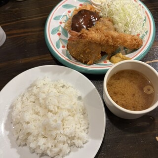 キッチンセブン 街のハンバーグ屋さん_1