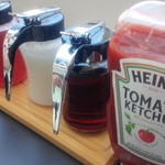 エッグスンシングス - シロップはメープル、ココナッツ、グァバ