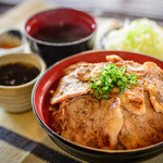 あぐーのしょうが焼き丼