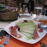 MADEIRA PORTUGUESE RESTAURANT - 料理写真:生ハムサラダ