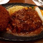 MASH - 鉄板の旨さ、メキシカンハンバーグ