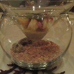 アクアヴィット - 北海道帆立とサンチョーク　オゼイユ、スモークの香るホエー