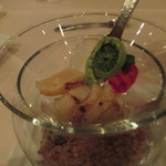 アクアヴィット - 北海道帆立とサンチョーク　オゼイユ、スモークの香るホエー