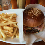 ゴールデンブラウン - GoldenBrownsHamburger1417円