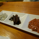 やまめ庵 - 自家製塩辛、きゃらぶき、ゼンマイの辛子マヨ和え。塩辛めちゃうま！