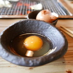 ろばたやき山ろく - 生みたて卵（44円）につけてすき焼き風に♪