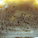 Bonderisu Bekari - チーズドッサの断面