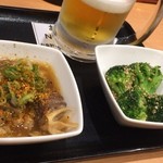 Yoshinoya - 煮込みとブロッコリー