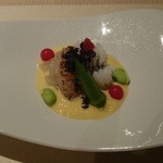 祇園迦陵 - 先付：帆立と鱧  ソースは湯葉とトウモロコシだそうです