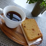 Ratorie Do Akarenga - 甘くなく軽い口当たりで朝食代わりにもなるシフォンケーキです（はは♪）