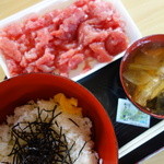 魚類組合 - 山葵は各テーブルにあるので必要はありません。