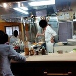 Isen - 店内の様子です、さすが老舗の職人さんのオーラがありますね