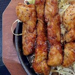 豚屋食堂 - 料理写真:とんテキ　左