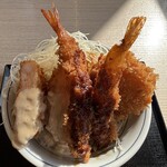 かつや - 料理写真:「海老トリプル丼」979円