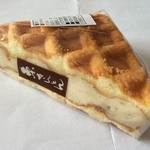 石本製菓 - ワッフル (栗きんとん) 260円・包装