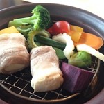 星のや竹富島 - タジン蒸し‥島豆腐豚肉巻き・旬の地の野菜